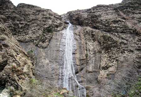 آبشار یخی آبنیک,آبشار یخی,روستای آبنیک 