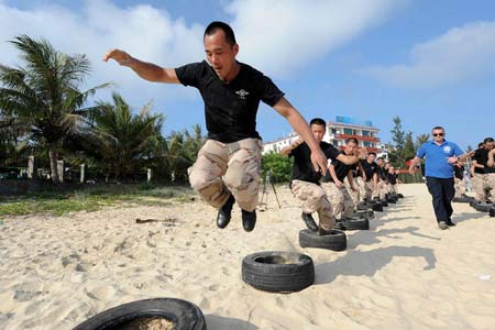 تمرینات بدنی سربازان گارد ویژه ارتش چین