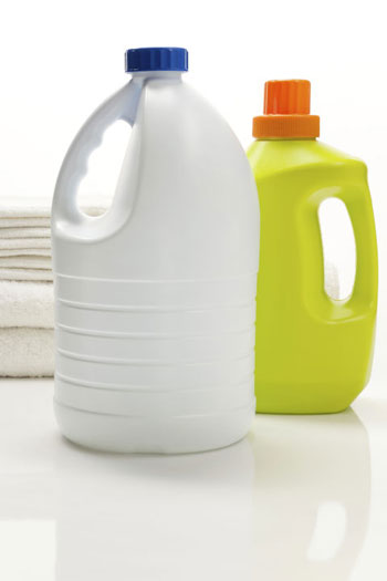 6 اشتباه رایج در تمیز کردن خانه که وسایل شما را از بین می برد
