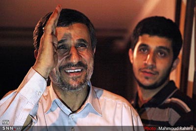 دیدار احمدی نژاد با رابط امام زمان